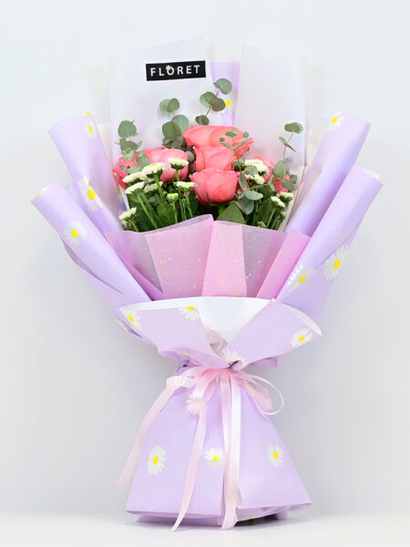 مجموعة ورود جميلة مغلفة بلون البنفسجي | A mix of beautiful flowers wrapped in purple