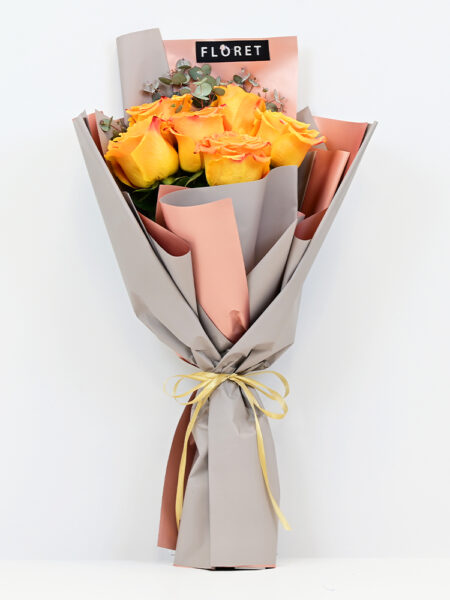 ورد اصفر مغلف بلون الغروب Yellow flowers wrapped in the color of sunset